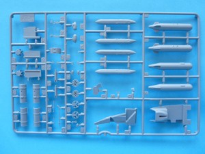 Armament, fuel tanks, cockpits - sprue top Armament, fueal tanks, cockpits - sprue top