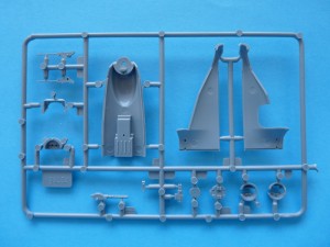 Cockpit sprue - bottom Cockpit sprue - bottom
