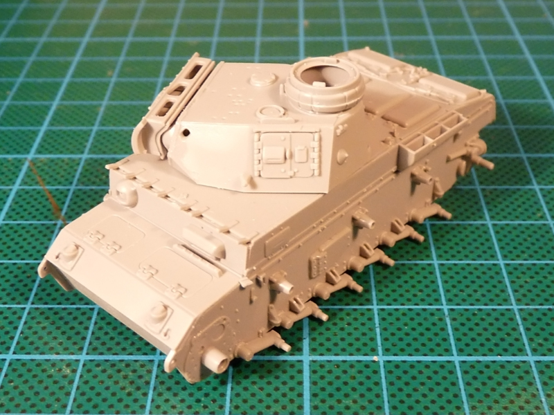 Dragon 1/72 Pz III Ausf. L, kit 7385 The major components from the other side Dragon 1/72 Pz III Ausf. L, kit 7385 The major components from the other side