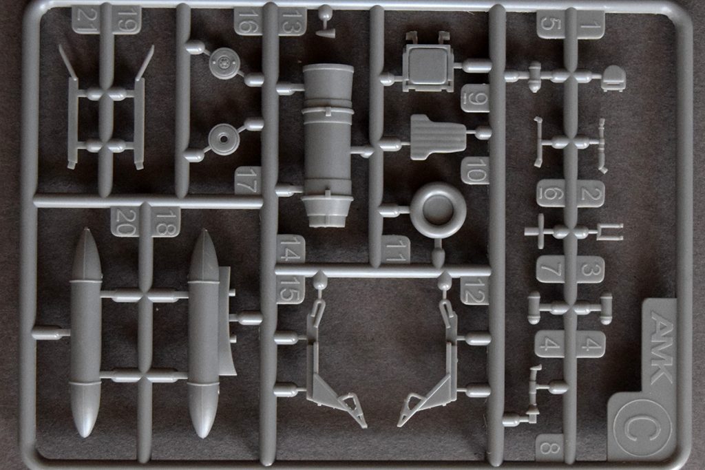 AMK 1/72 L-29 Delfin, kit 86001